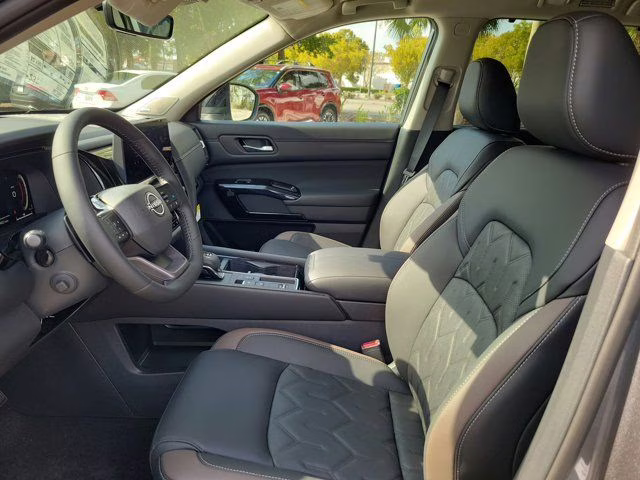 2026 Gun Metallic Nissan Pathfinder Platinum FWD SUV