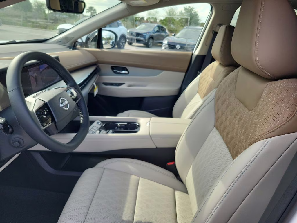 2026 Everest White Pearl Tricoat Nissan Murano Platinum AWD SUV