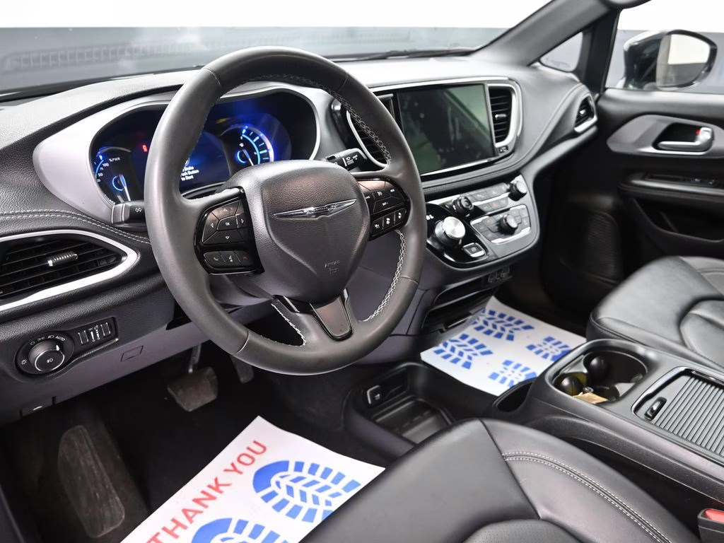 2024 Bright White Clearcoat Chrysler Pacifica Hybrid Select FWD Van