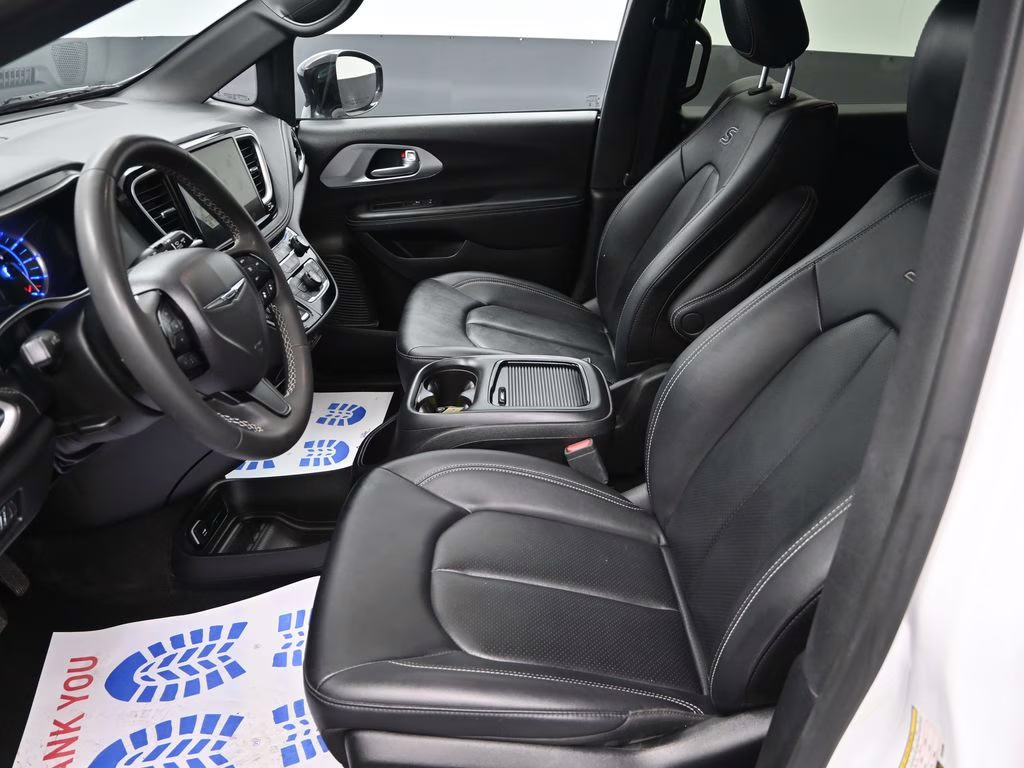 2024 Bright White Clearcoat Chrysler Pacifica Hybrid Select FWD Van