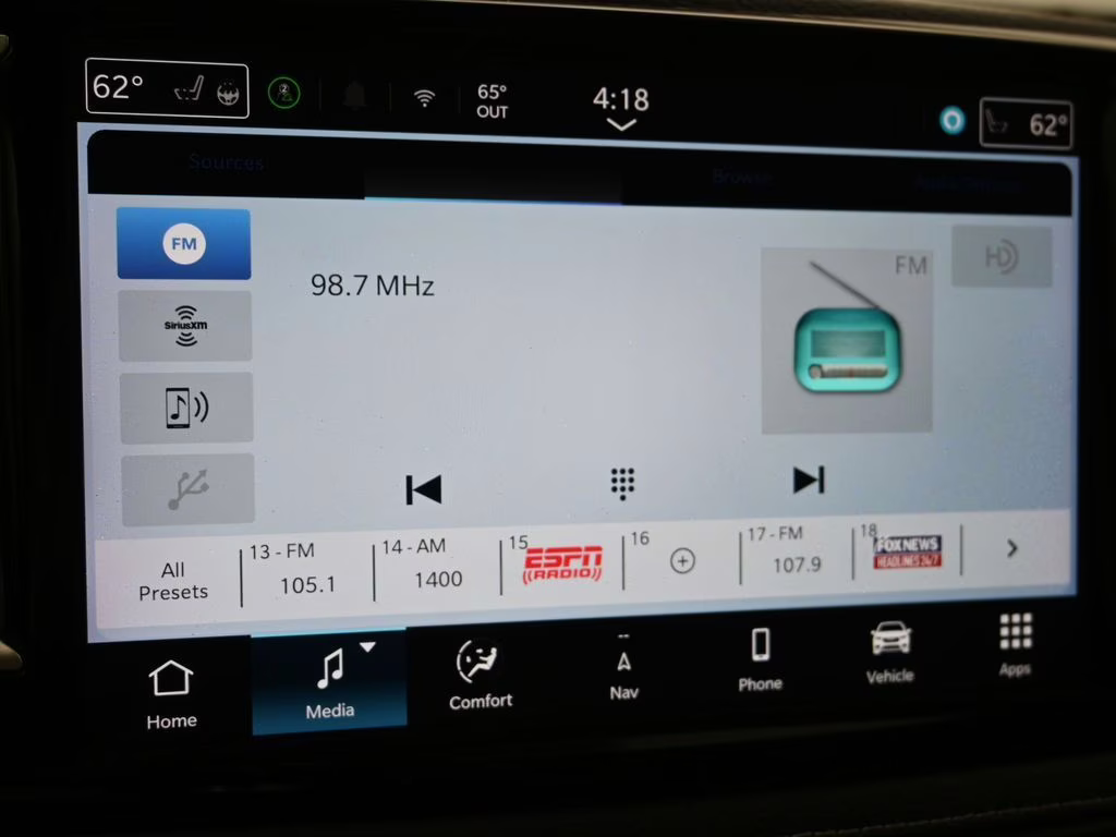 2024 Bright White Clearcoat Chrysler Pacifica Hybrid Select FWD Van