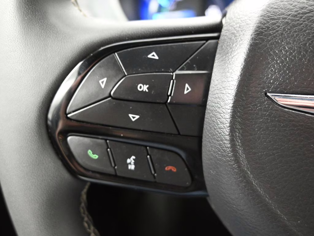 2024 Bright White Clearcoat Chrysler Pacifica Hybrid Select FWD Van