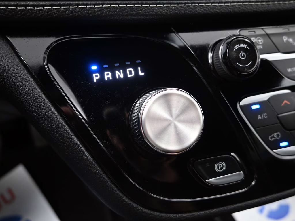 2024 Bright White Clearcoat Chrysler Pacifica Hybrid Select FWD Van