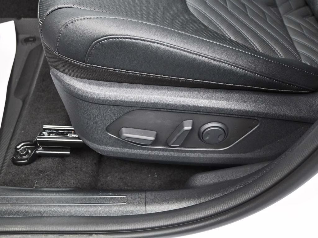 2026 Glacial White Pearl Kia Sportage X-Pro Prestige AWD SUV