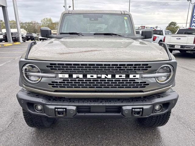2026 Gray Ford Bronco Badlands 4X4 SUV