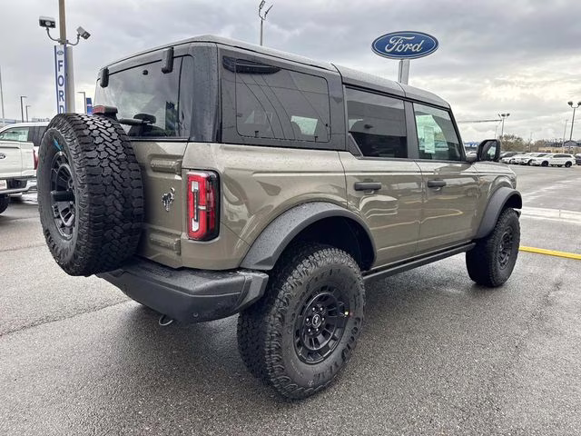 2026 Gray Ford Bronco Badlands 4X4 SUV