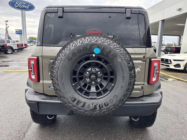 2026 Gray Ford Bronco Badlands 4X4 SUV