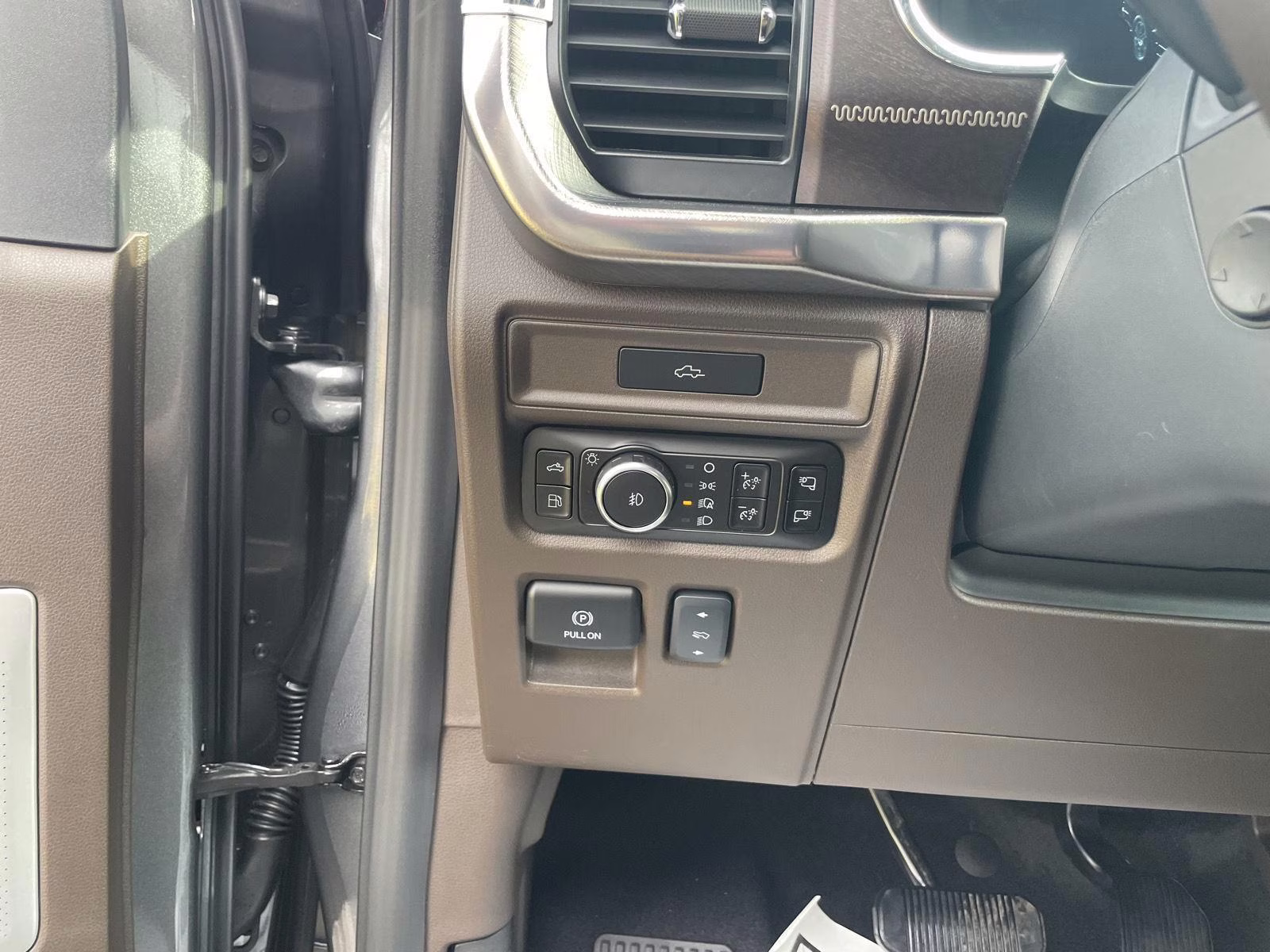 2026 Carbonized Gray/Marsh Gray Ford F-150 King Ranch 4X4 Truck