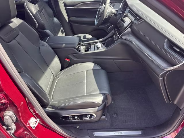 2025 Velvet Red Pearlcoat Jeep Grand Cherokee Overland 4X4 SUV