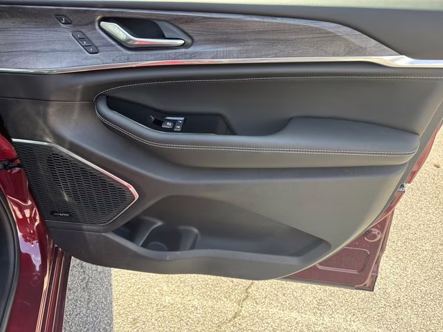 2025 Velvet Red Pearlcoat Jeep Grand Cherokee Overland 4X4 SUV