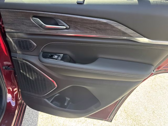 2025 Velvet Red Pearlcoat Jeep Grand Cherokee Overland 4X4 SUV