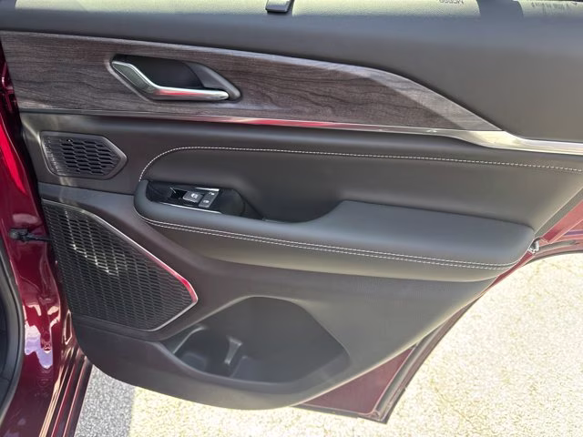 2025 Velvet Red Pearlcoat Jeep Grand Cherokee Overland 4X4 SUV