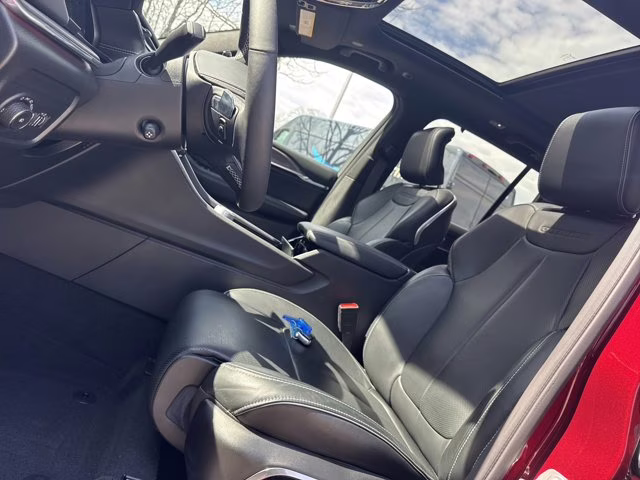 2025 Velvet Red Pearlcoat Jeep Grand Cherokee Overland 4X4 SUV