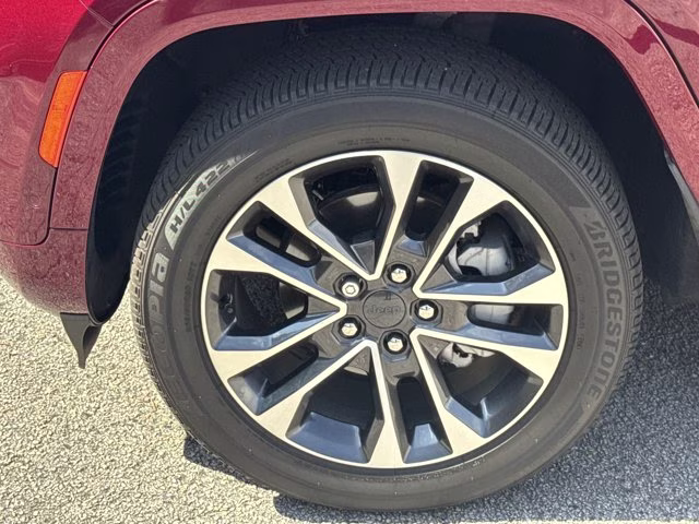 2025 Velvet Red Pearlcoat Jeep Grand Cherokee Overland 4X4 SUV