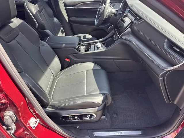 2025 Velvet Red Pearlcoat Jeep Grand Cherokee Overland 4X4 SUV