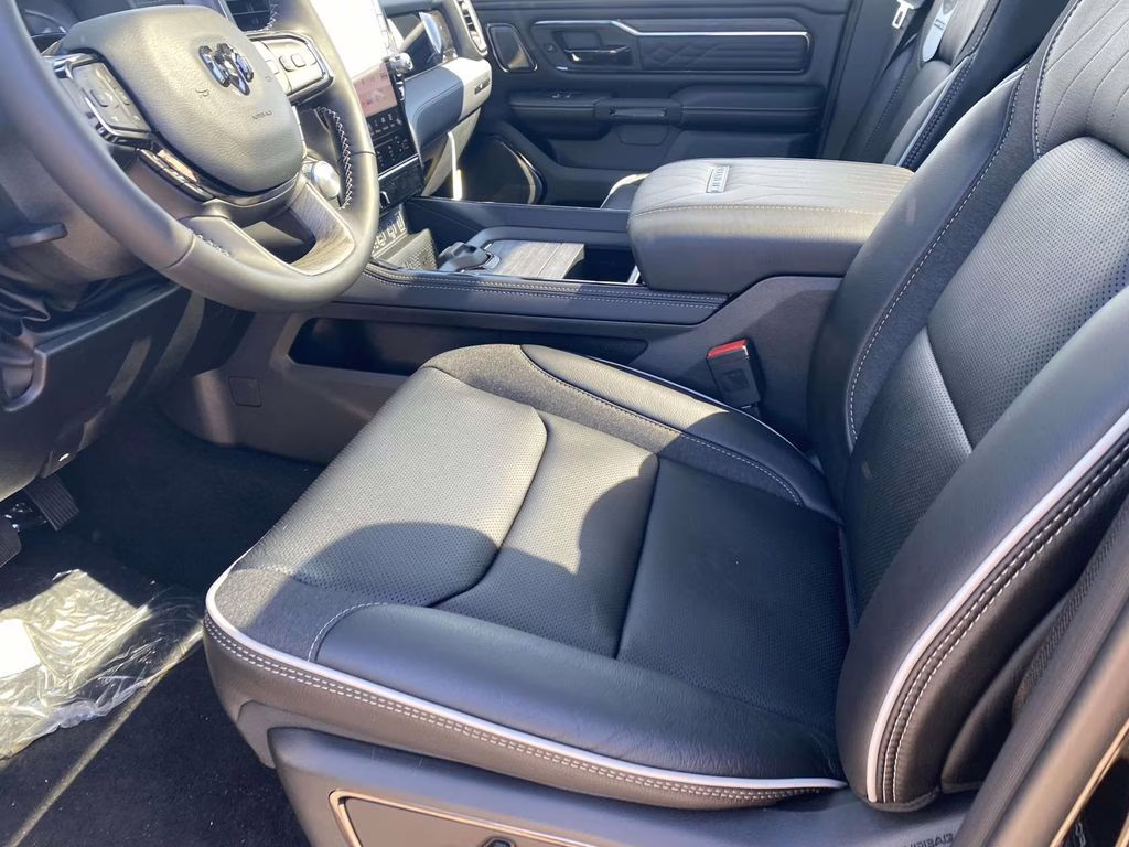 2026 Diamond Black Crystal Pearlcoat Ram 1500 Limited 4X4 Truck