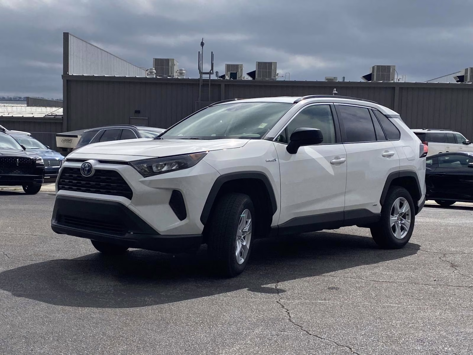 2020 Super White Toyota RAV4 Hybrid LE AWD SUV