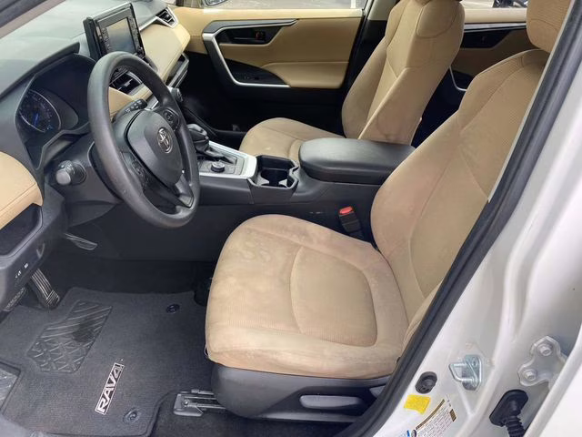 2020 Super White Toyota RAV4 Hybrid LE AWD SUV