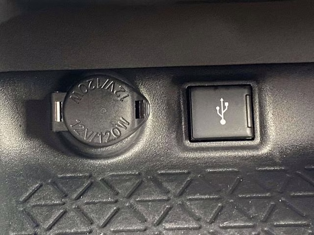 2020 Super White Toyota RAV4 Hybrid LE AWD SUV