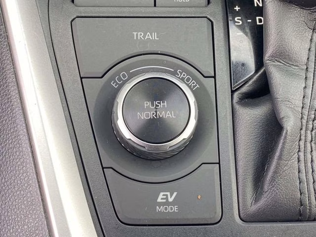 2020 Super White Toyota RAV4 Hybrid LE AWD SUV