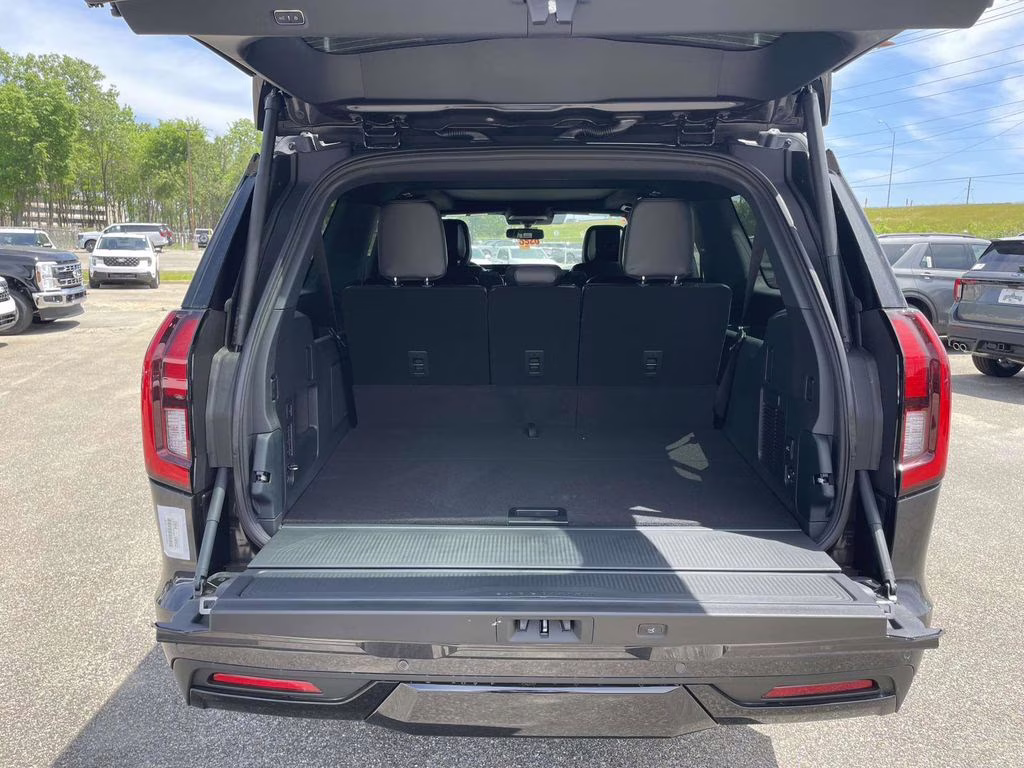 2026 Dark Matter Gray Metallic Ford Expedition Max Platinum 4X4 SUV