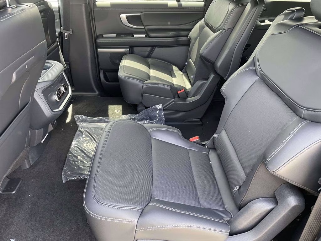 2026 Dark Matter Gray Metallic Ford Expedition Max Platinum 4X4 SUV