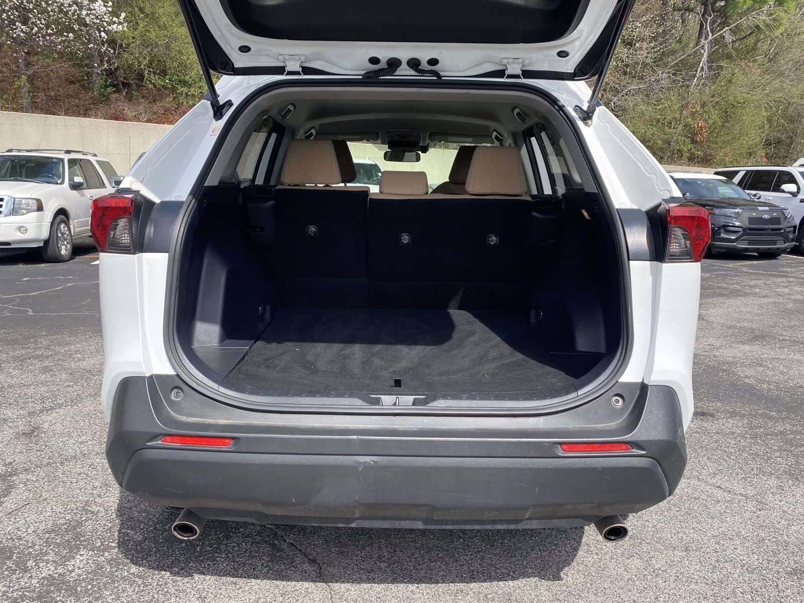 2020 Super White Toyota RAV4 Hybrid LE AWD SUV