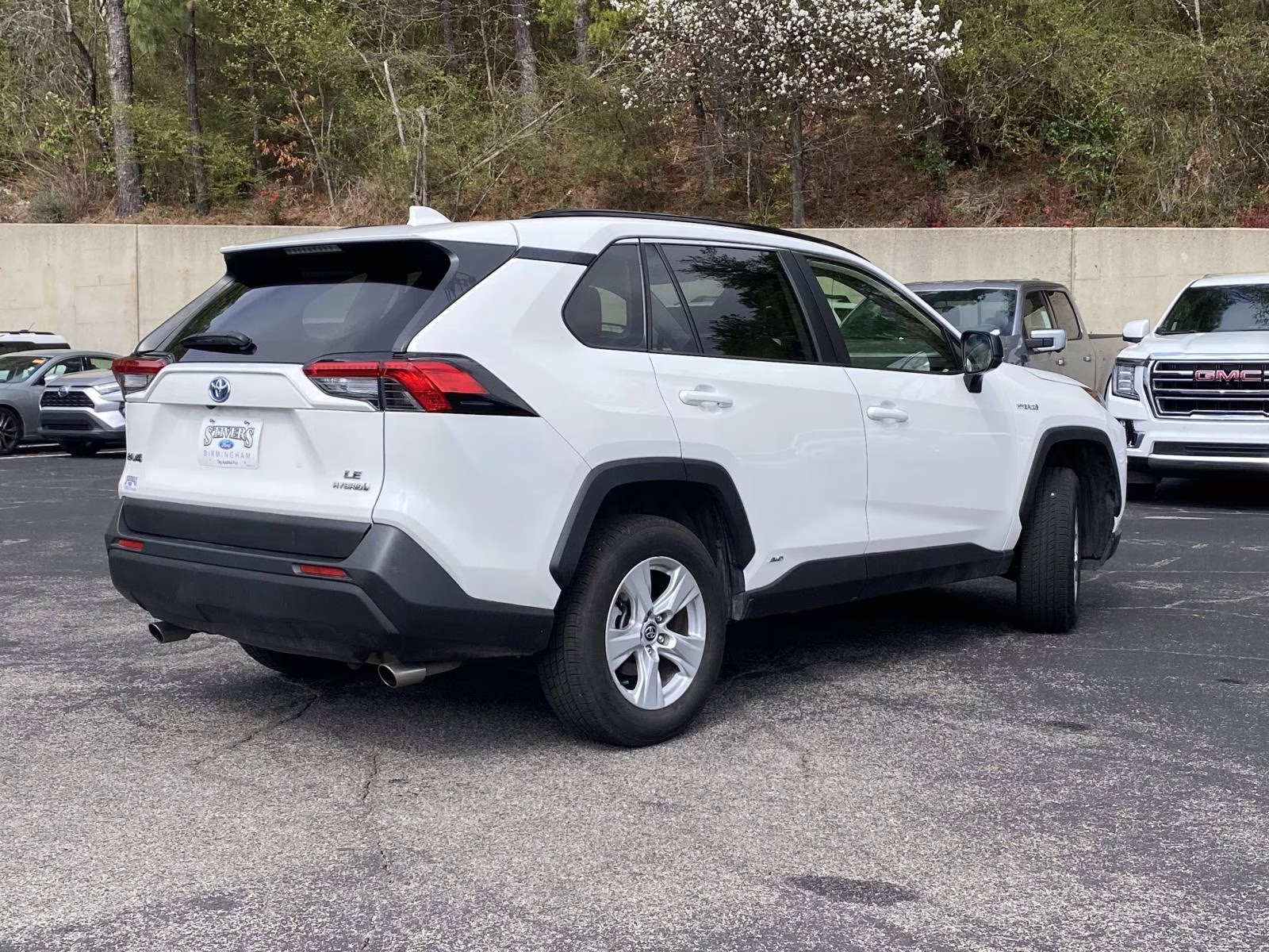 2020 Super White Toyota RAV4 Hybrid LE AWD SUV