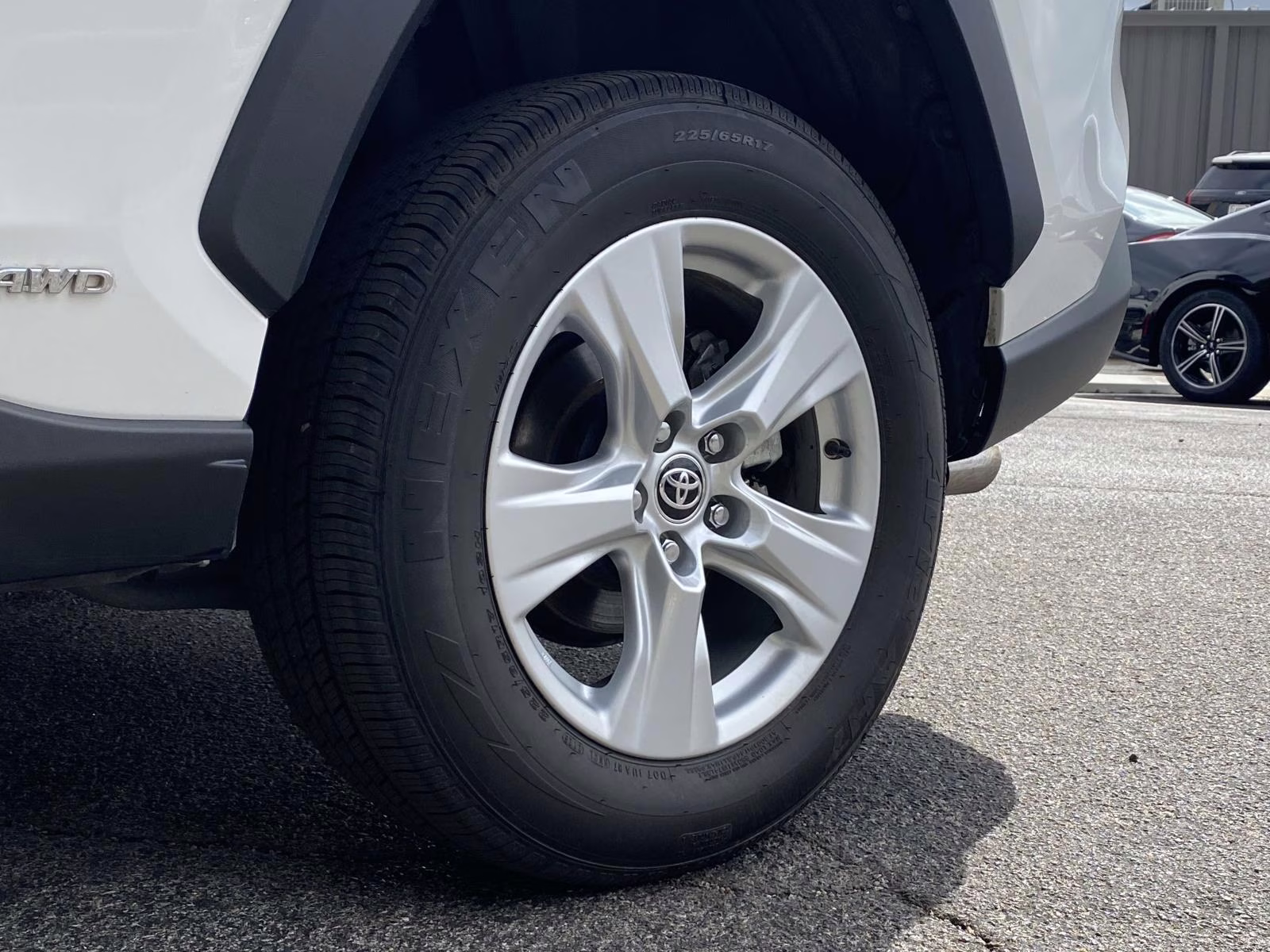 2020 Super White Toyota RAV4 Hybrid LE AWD SUV