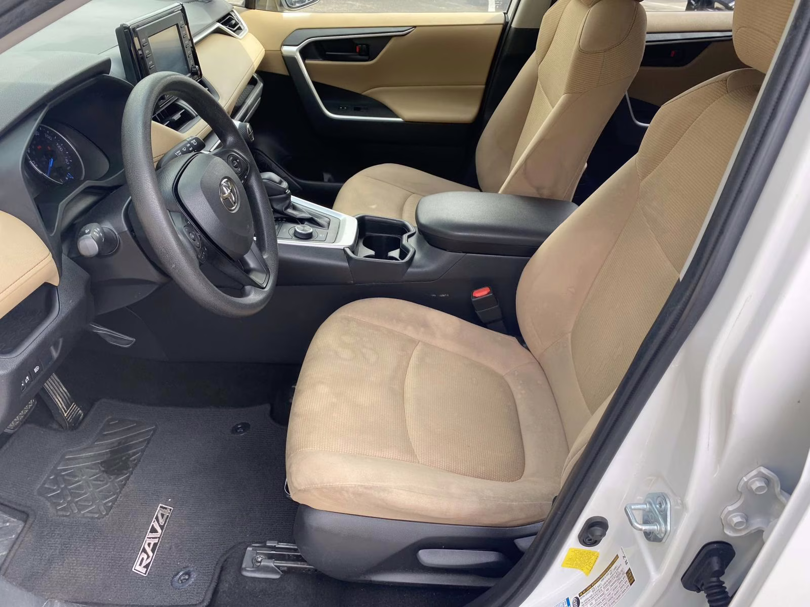 2020 Super White Toyota RAV4 Hybrid LE AWD SUV