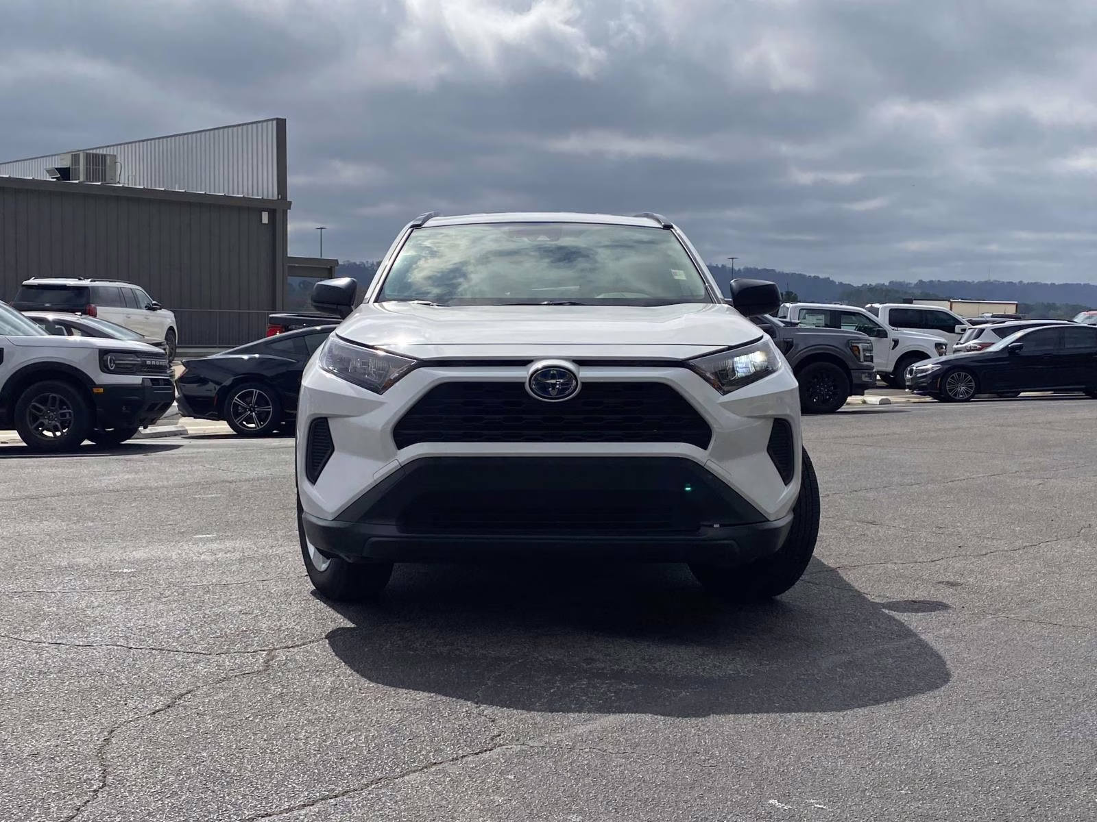 2020 Super White Toyota RAV4 Hybrid LE AWD SUV