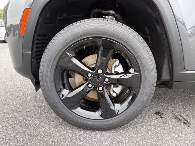 2026 Baltic Gray Metallic Clearcoat Jeep Grand Cherokee Limited 4X4 SUV