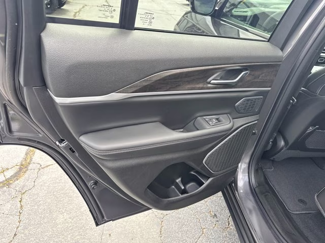 2026 Baltic Gray Metallic Clearcoat Jeep Grand Cherokee Limited 4X4 SUV