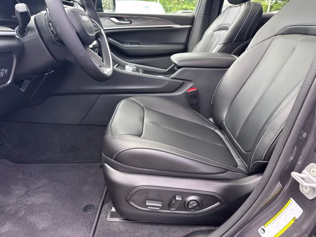 2026 Baltic Gray Metallic Clearcoat Jeep Grand Cherokee Limited 4X4 SUV