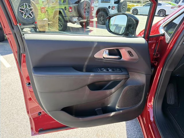 2026 Red Hot Pearlcoat Chrysler Pacifica Select FWD Van