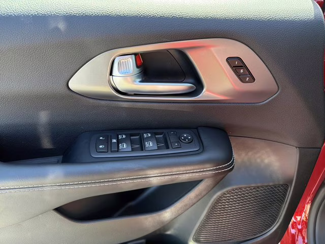 2026 Red Hot Pearlcoat Chrysler Pacifica Select FWD Van