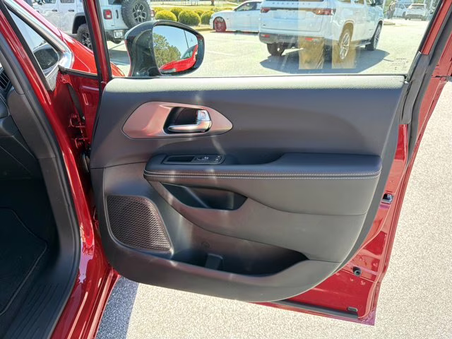 2026 Red Hot Pearlcoat Chrysler Pacifica Select FWD Van