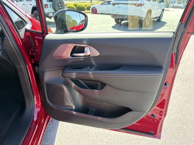 2026 Red Hot Pearlcoat Chrysler Pacifica Select FWD Van