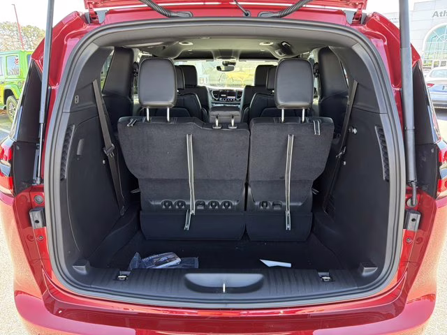 2026 Red Hot Pearlcoat Chrysler Pacifica Select FWD Van