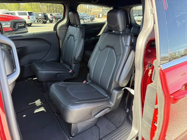 2026 Red Hot Pearlcoat Chrysler Pacifica Select FWD Van