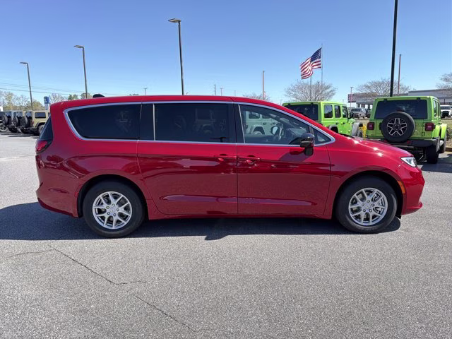 2026 Red Hot Pearlcoat Chrysler Pacifica Select FWD Van