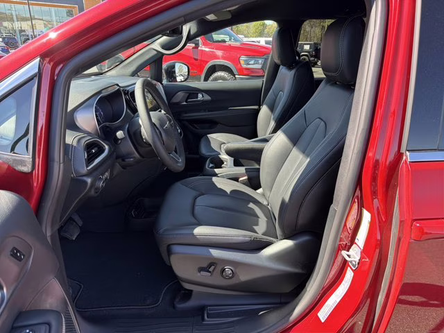 2026 Red Hot Pearlcoat Chrysler Pacifica Select FWD Van