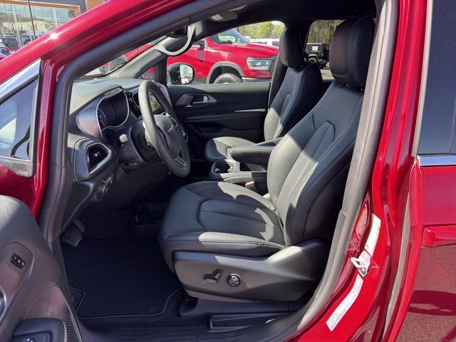 2026 Red Hot Pearlcoat Chrysler Pacifica Select FWD Van