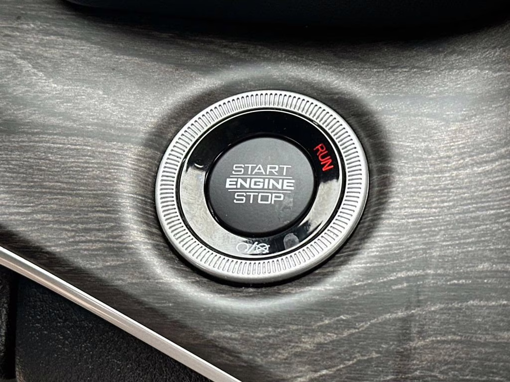 2023 Rocky Mountain Pearlcoat Jeep Grand Cherokee L Limited 4X4 SUV