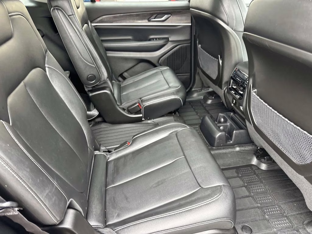 2023 Rocky Mountain Pearlcoat Jeep Grand Cherokee L Limited 4X4 SUV