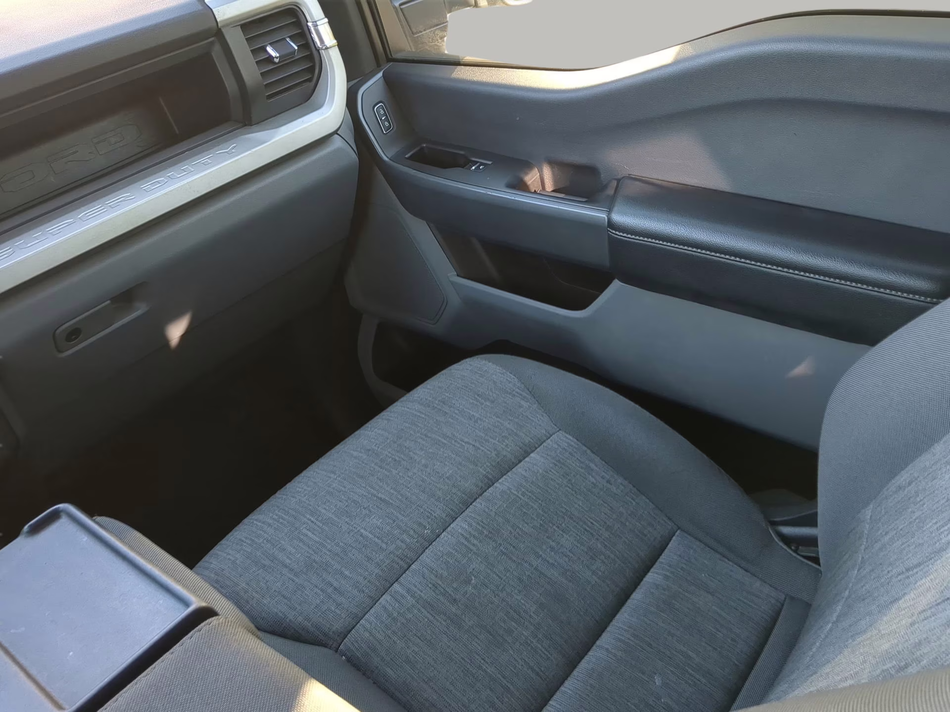 2024 Agate Black Metallic Ford Super Duty F-250 SRW XL Crew Cab Pickup 4X4 Truck