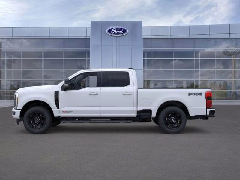2026 Star White Metallic Tri-Coat Ford Super Duty F-350 SRW LARIAT 4X4 Truck