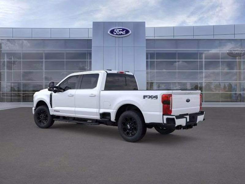 2026 Star White Metallic Tri-Coat Ford Super Duty F-350 SRW LARIAT 4X4 Truck