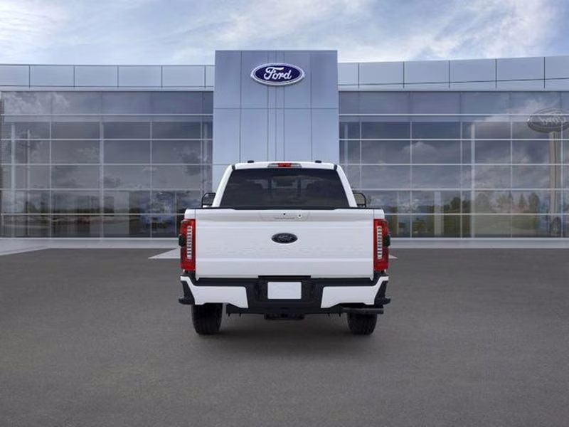 2026 Star White Metallic Tri-Coat Ford Super Duty F-350 SRW LARIAT 4X4 Truck