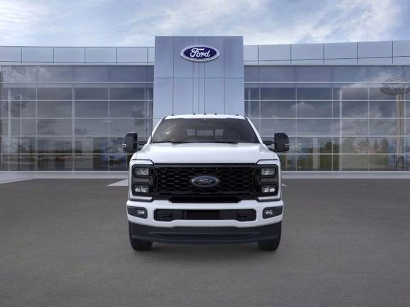 2026 Star White Metallic Tri-Coat Ford Super Duty F-350 SRW LARIAT 4X4 Truck